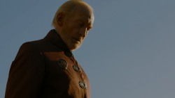 extant_GameOfThrones_4x02-TheLionAndTheRose_5477