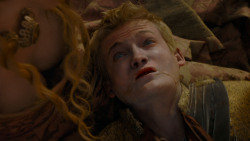 extant_GameOfThrones_4x02-TheLionAndTheRose_5484