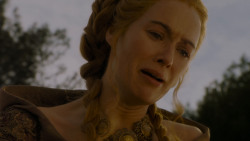extant_GameOfThrones_4x02-TheLionAndTheRose_5488