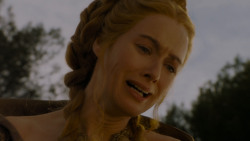 extant_GameOfThrones_4x02-TheLionAndTheRose_5489
