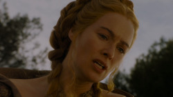 extant_GameOfThrones_4x02-TheLionAndTheRose_5490