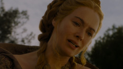 extant_GameOfThrones_4x02-TheLionAndTheRose_5491
