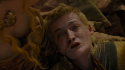 extant_GameOfThrones_4x02-TheLionAndTheRose_5497