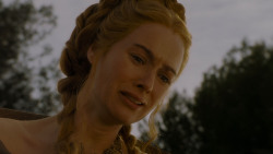extant_GameOfThrones_4x02-TheLionAndTheRose_5503