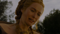 extant_GameOfThrones_4x02-TheLionAndTheRose_5504