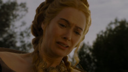 extant_GameOfThrones_4x02-TheLionAndTheRose_5505