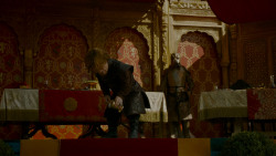 extant_GameOfThrones_4x02-TheLionAndTheRose_5517