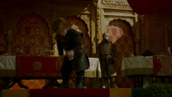 extant_GameOfThrones_4x02-TheLionAndTheRose_5519