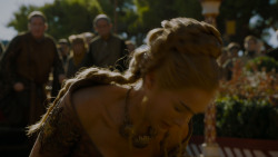 extant_GameOfThrones_4x02-TheLionAndTheRose_5537