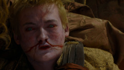 extant_GameOfThrones_4x02-TheLionAndTheRose_5540