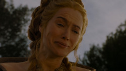 extant_GameOfThrones_4x02-TheLionAndTheRose_5554