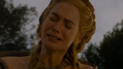 extant_GameOfThrones_4x02-TheLionAndTheRose_5557