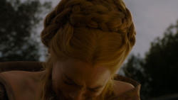 extant_GameOfThrones_4x02-TheLionAndTheRose_5562