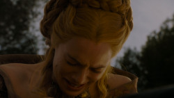 extant_GameOfThrones_4x02-TheLionAndTheRose_5565