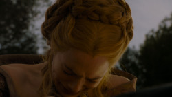 extant_GameOfThrones_4x02-TheLionAndTheRose_5566