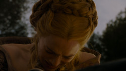 extant_GameOfThrones_4x02-TheLionAndTheRose_5567