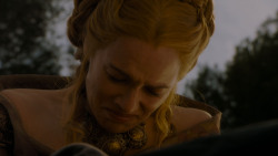 extant_GameOfThrones_4x02-TheLionAndTheRose_5569