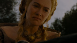 extant_GameOfThrones_4x02-TheLionAndTheRose_5570