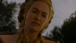 extant_GameOfThrones_4x02-TheLionAndTheRose_5574