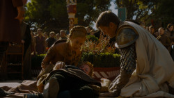 extant_GameOfThrones_4x02-TheLionAndTheRose_5580