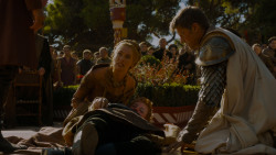 extant_GameOfThrones_4x02-TheLionAndTheRose_5582