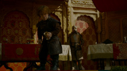 extant_GameOfThrones_4x02-TheLionAndTheRose_5584
