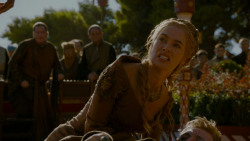 extant_GameOfThrones_4x02-TheLionAndTheRose_5588