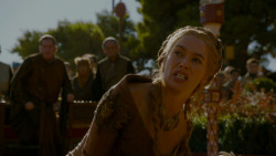 extant_GameOfThrones_4x02-TheLionAndTheRose_5590