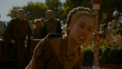 extant_GameOfThrones_4x02-TheLionAndTheRose_5594