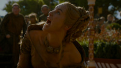extant_GameOfThrones_4x02-TheLionAndTheRose_5605