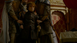 extant_GameOfThrones_4x02-TheLionAndTheRose_5606