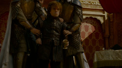 extant_GameOfThrones_4x02-TheLionAndTheRose_5607