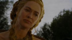 extant_GameOfThrones_4x02-TheLionAndTheRose_5617