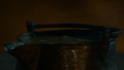 extant_GameOfThrones_4x03-BreakerOfChains_1757
