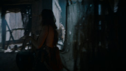 extant_GameOfThrones_4x03-BreakerOfChains_3185