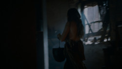extant_GameOfThrones_4x03-BreakerOfChains_3187