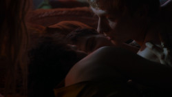 extant_GameOfThrones_4x03-BreakerOfChains_3345