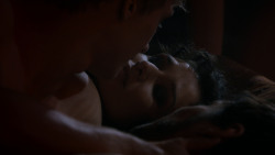 extant_GameOfThrones_4x03-BreakerOfChains_3365