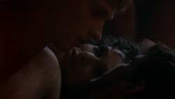 extant_GameOfThrones_4x03-BreakerOfChains_3382