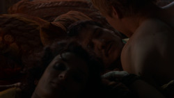 extant_GameOfThrones_4x03-BreakerOfChains_3387