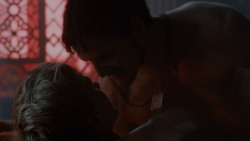 extant_GameOfThrones_4x03-BreakerOfChains_3392