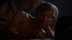 extant_GameOfThrones_4x03-BreakerOfChains_3415