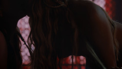 extant_GameOfThrones_4x03-BreakerOfChains_3426