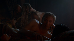 extant_GameOfThrones_4x03-BreakerOfChains_3452
