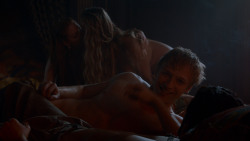 extant_GameOfThrones_4x03-BreakerOfChains_3499