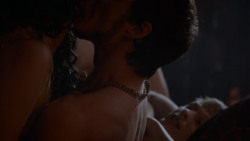 extant_GameOfThrones_4x03-BreakerOfChains_3534