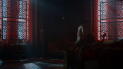 extant_GameOfThrones_4x03-BreakerOfChains_3593
