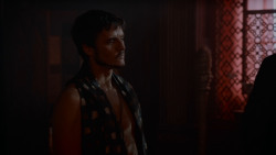 extant_GameOfThrones_4x03-BreakerOfChains_3923
