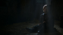 extant_GameOfThrones_4x03-BreakerOfChains_4019