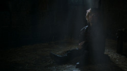 extant_GameOfThrones_4x03-BreakerOfChains_4049